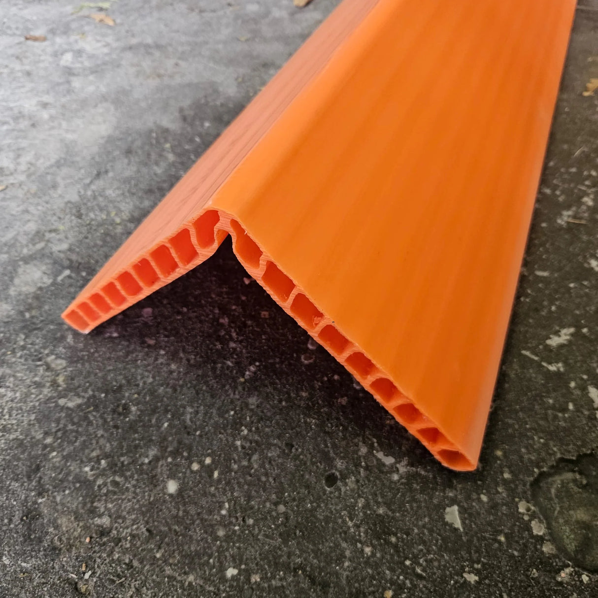 Ochrana hrán z PE - 20x190x190mm, dĺžka 2000mm, oranžová