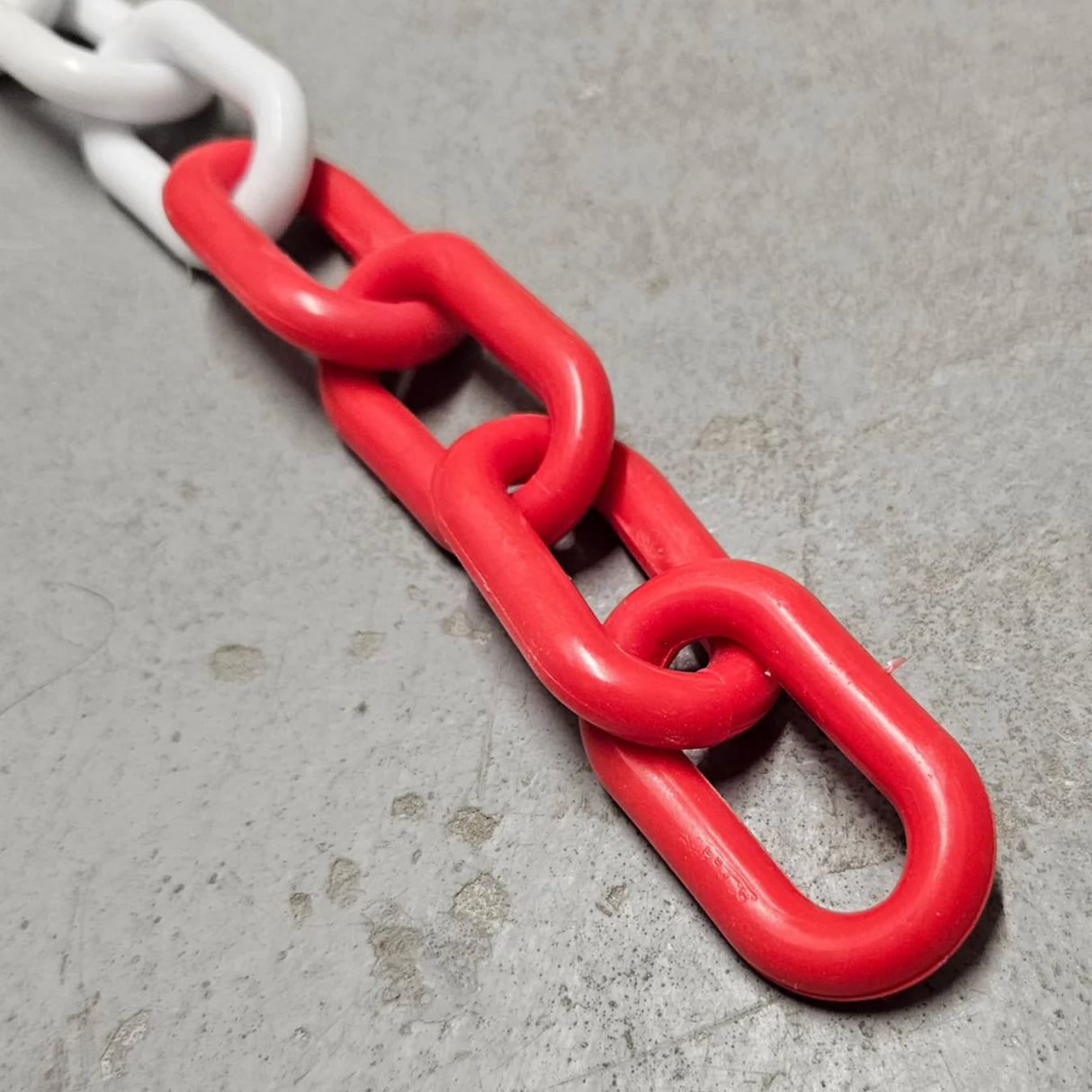 Reťaz plastový červeno-biely