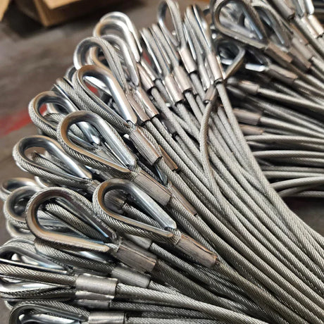 Malý kábel s lisovanou objímkou a očkom